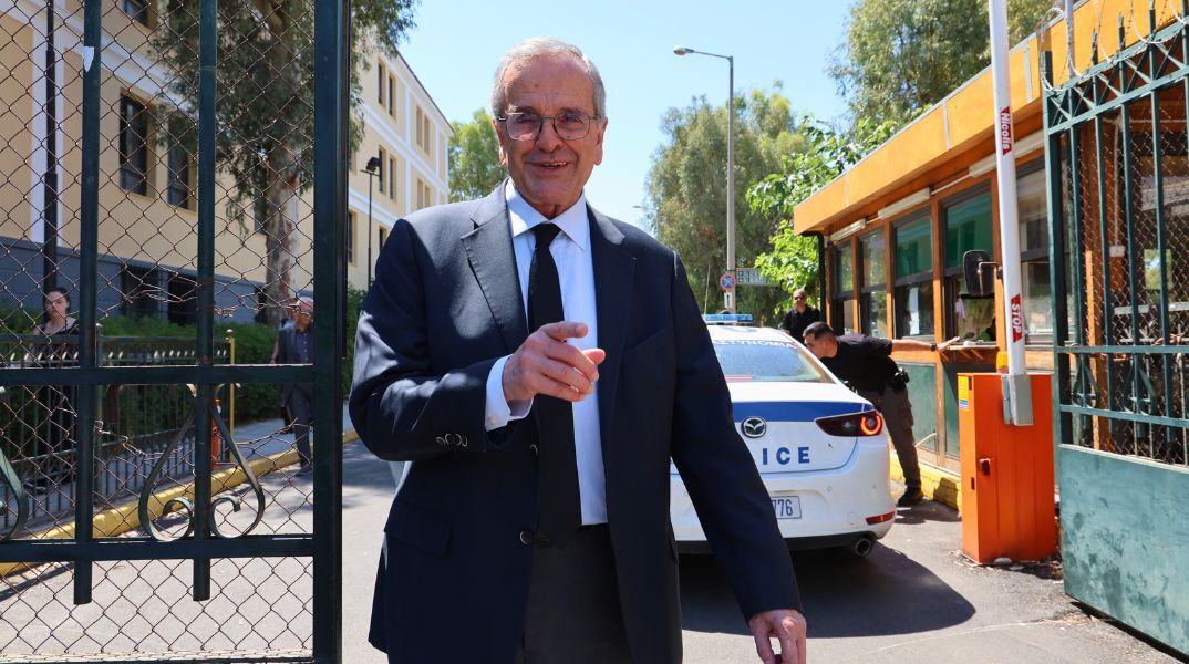 Γιατί βρε σεις φουσκώνετε τα μυαλά του κυρ Αντώνη;