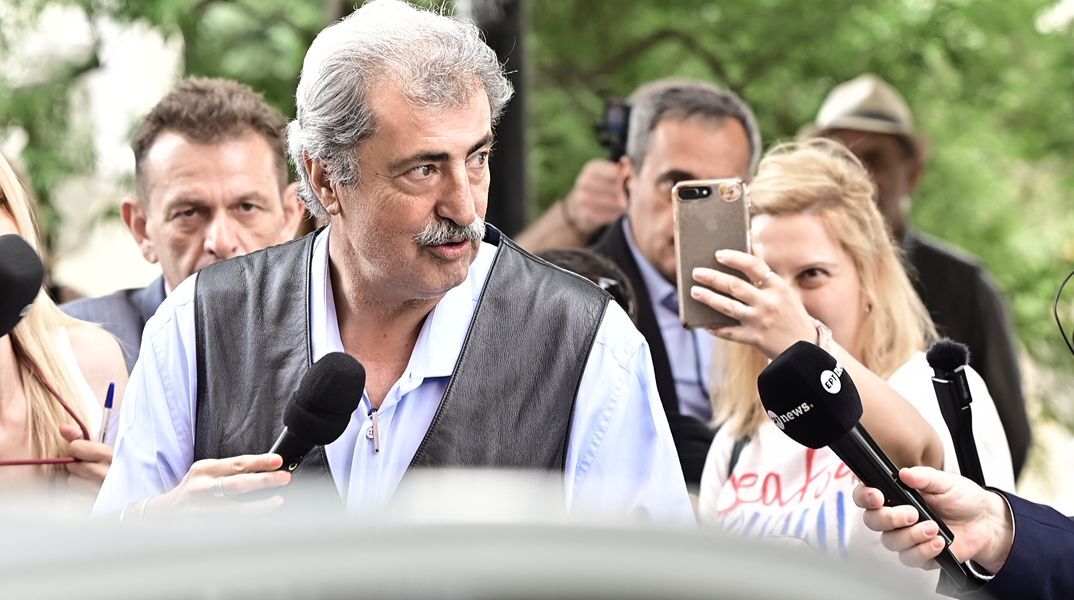 Ο Παύλος Πολάκης κάλεσε «όσους συντρόφους έχουν αποφασίσει να φύγουν» από το κόμμα να μην πάνε να ψηφίσουν το Σάββατο στην Κεντρική Επιτροπή