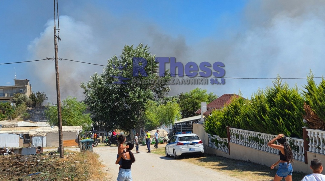 Θεσσαλονίκη: Φωτιά στα Υψώματα Διαβατών – Ήχησε το 112 για ετοιμότητα