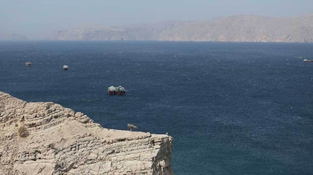Πλοία στα Στενά του Ορμούζ