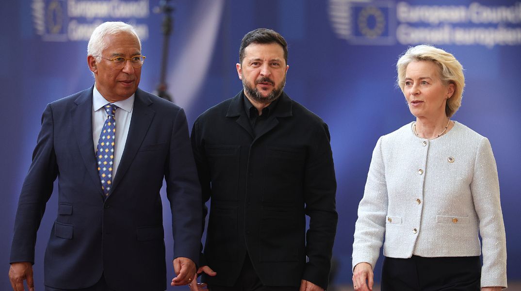 Στο Παρίσι συνεδριάζουν 37 κράτη για την ενίσχυση της Ουκρανίας, την αεράμυνα και νέες κυρώσεις στη Ρωσία - Την Ελλάδα εκπροσωπεί ο Κυριάκος Μητσοτάκης.