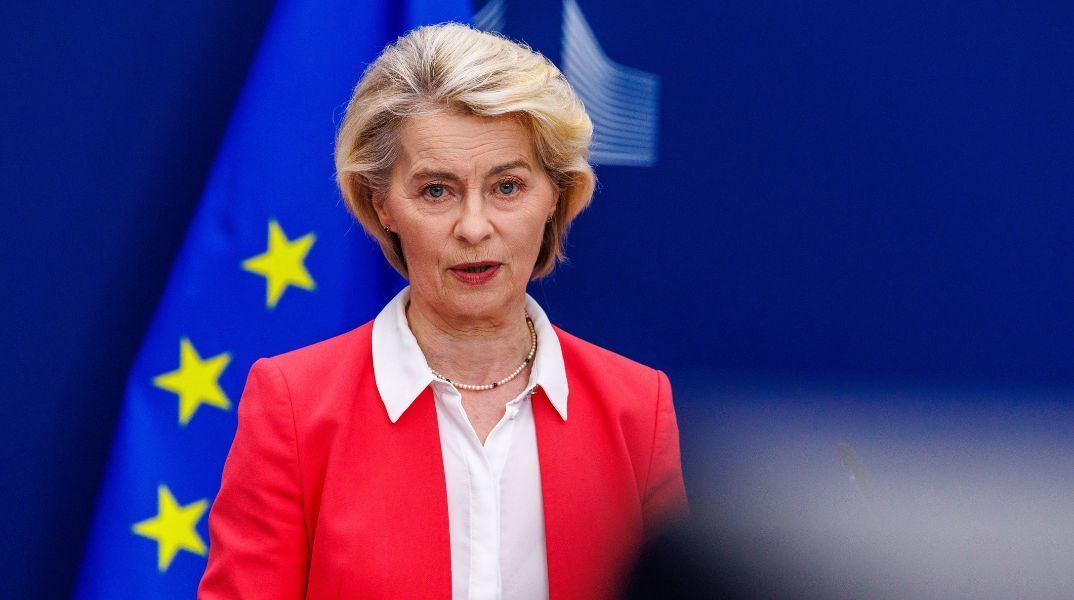 EE: Η Ούρσουλα φον ντερ Λάιεν προτείνει αυστηρούς περιορισμούς στην πρόσβαση ανηλίκων στα social media, με στόχο την ασφάλεια και την ψηφιακή ενηλικίωση.