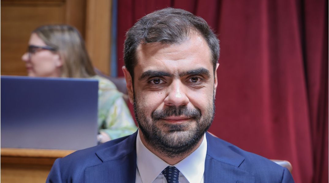 Ο Παύλος Μαρινάκης ανέφερε ότι οι μετανάστες στη Λέσβο μειώθηκαν από 19.000 σε 277 και ότι οι αφίξεις έχουν πέσει κατά 94% από το 2015 