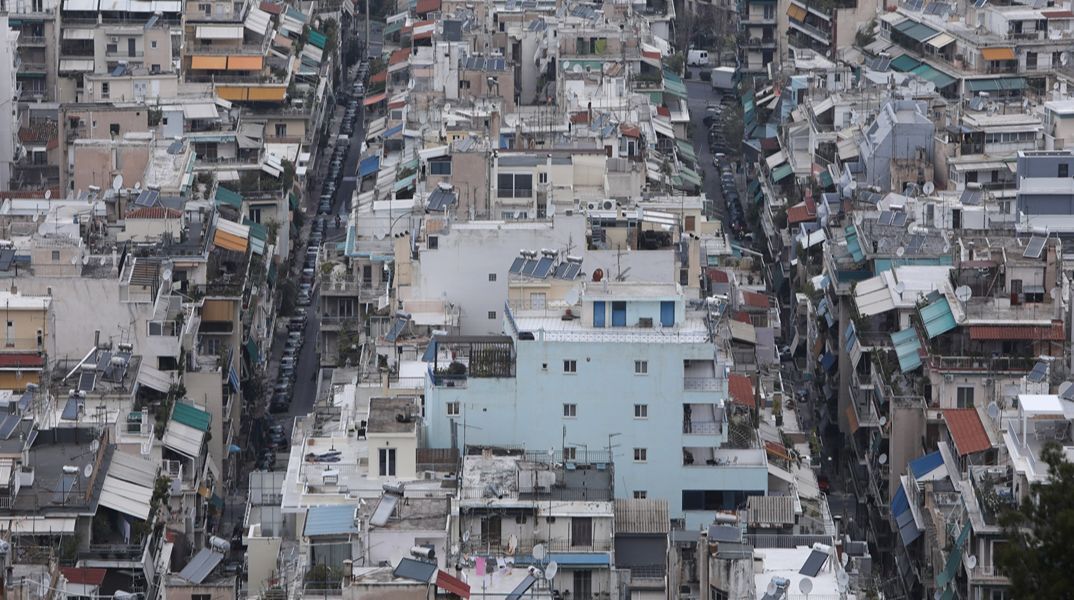  «Ανακαινίζω 2026»: Αλλάζουν τα κριτήρια, περισσότεροι οι δικαιούχοι - Νέα δεδομένα για τα κλειστά σπίτια