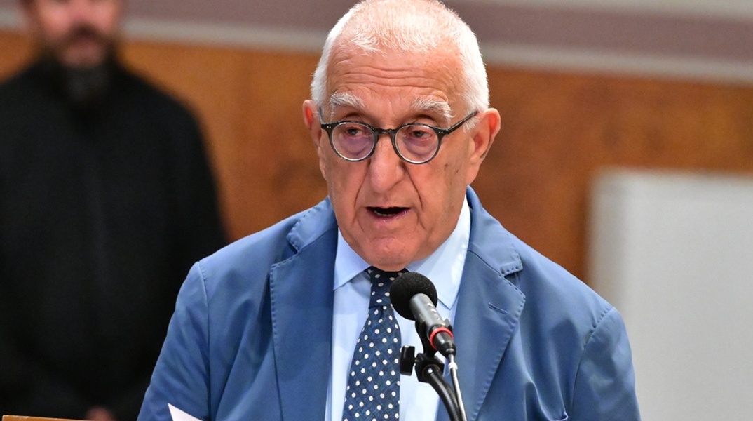 Ο επικήδειος του Νικήτα Κακλαμάνη στην κηδεία της Μάρως Κοντού