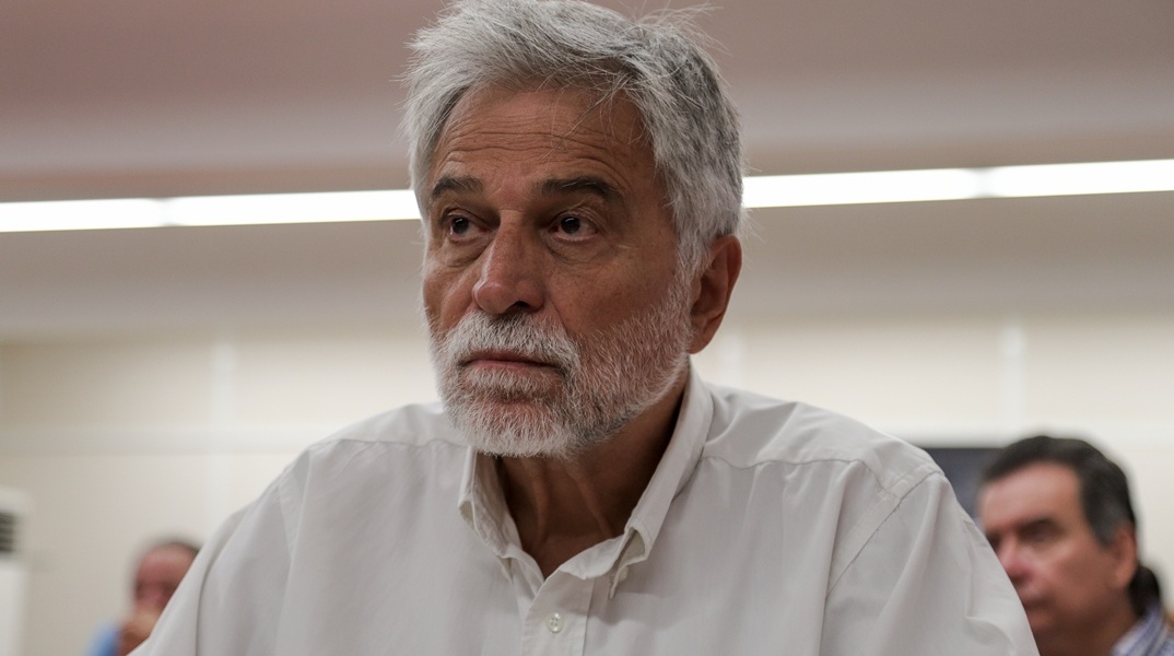 Δημήτρης Χατζησωκράτης 
