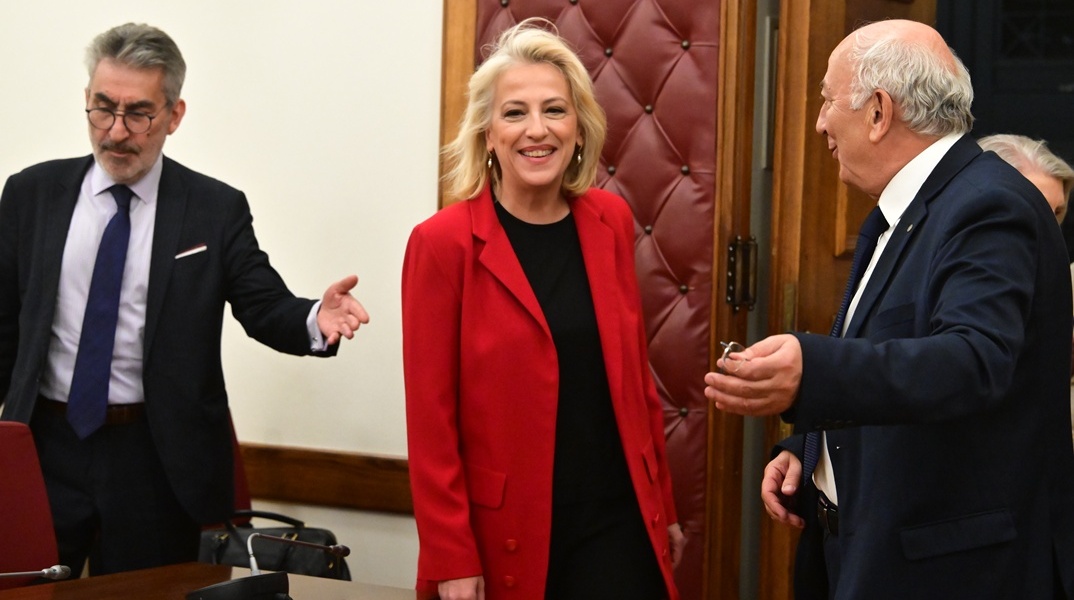Η Ρένα Δούρου νέα πρόεδρος της Κοινοβουλευτικής Ομάδας του ΣΥΡΙΖΑ