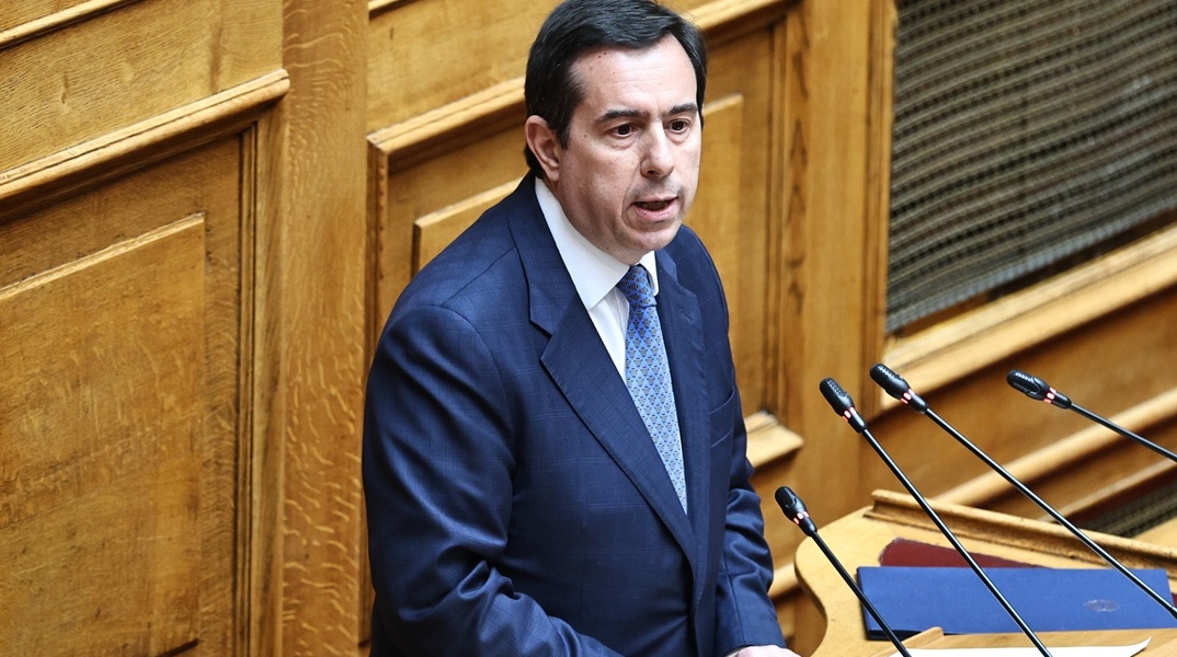 Νότης Μηταράκης