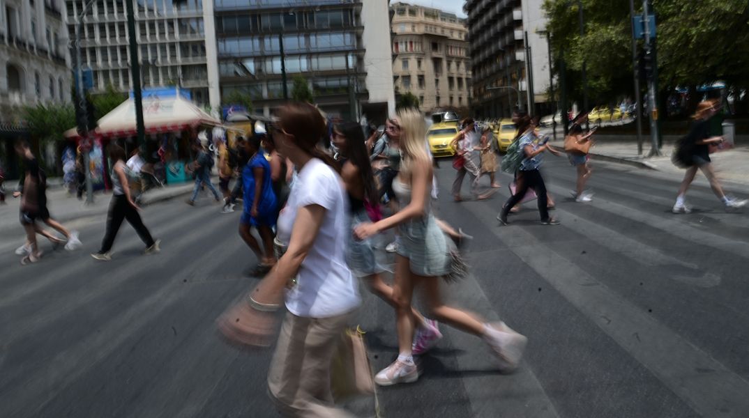 Καύσωνας: Η άσφαλτος «έβρασε» στους 60°C - Πάνω από 75°C σε ταράτσες και αυτοκίνητα