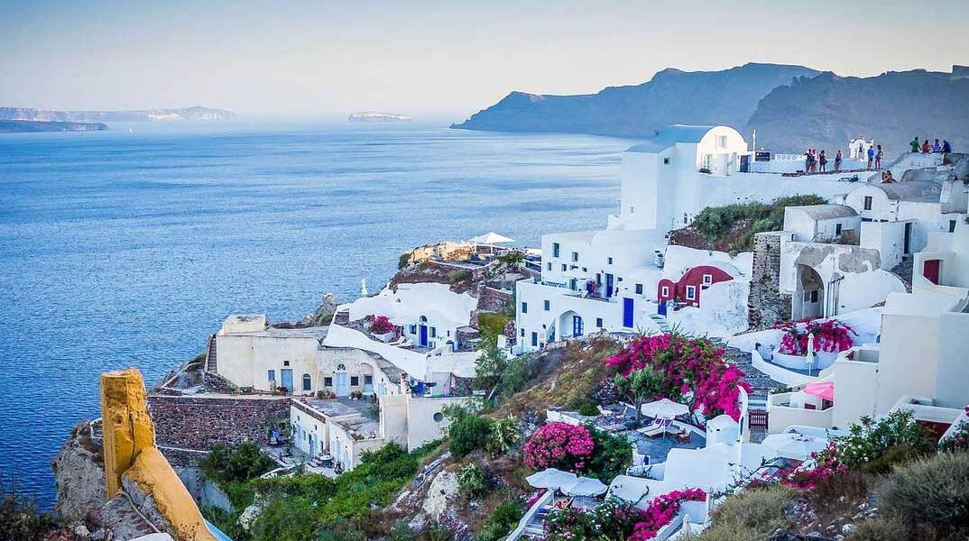 Κατοικίες στη Σαντορίνη