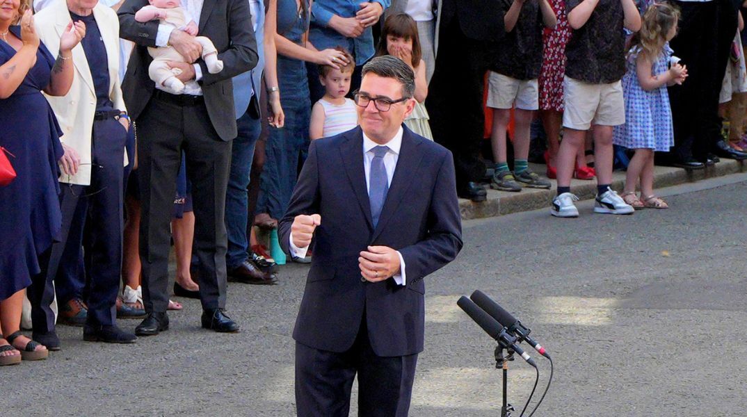 Βρετανία: Η ιστορική ευκαιρία και η τεράστια ευθύνη του Άντι Μπέρν