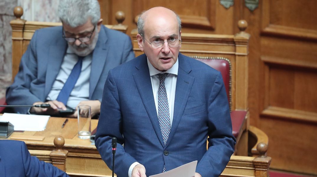 Χατζηδάκης για την αγορά καυσίμων: Δεν θα μείνουμε με σταυρωμένα χέρια