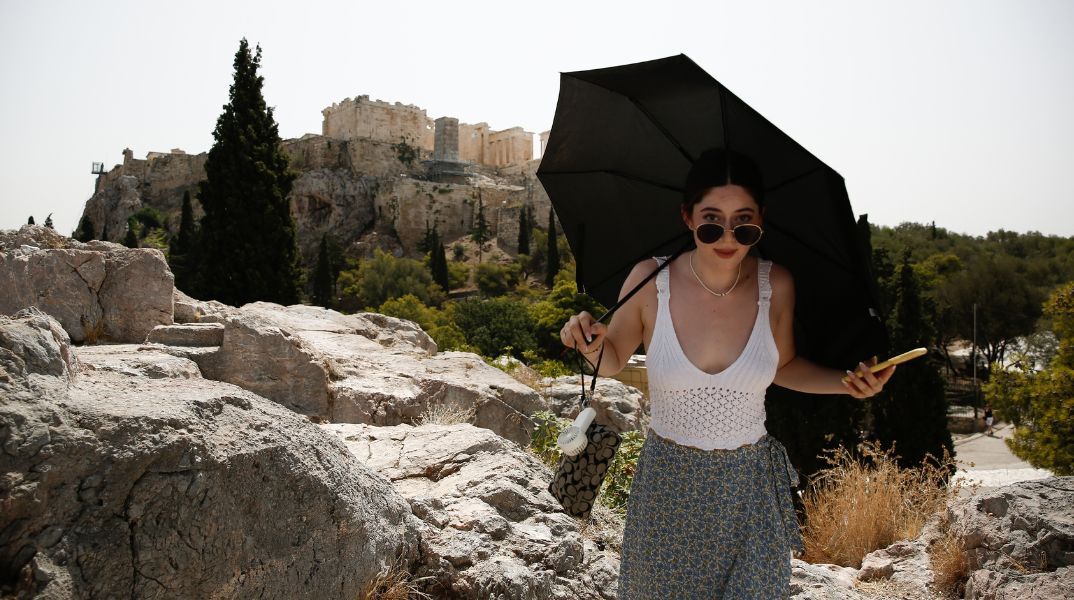 Καιρός σήμερα: Πτώση θερμοκρασίας και άνεμοι έως 7 μποφόρ - Βελτιώνεται σταδιακά μετά τις πρωινές βροχές και καταιγίδες στα ανατολικά