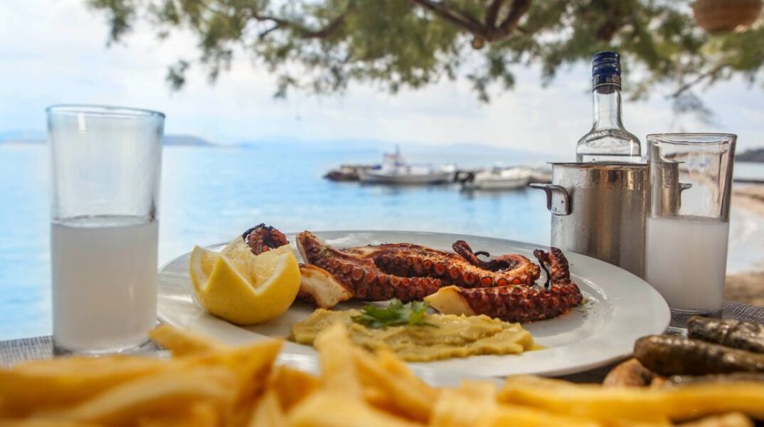 Δύο γαστρονομικές στάσεις που πρέπει οπωσδήποτε να κάνεις στην Αίγινα