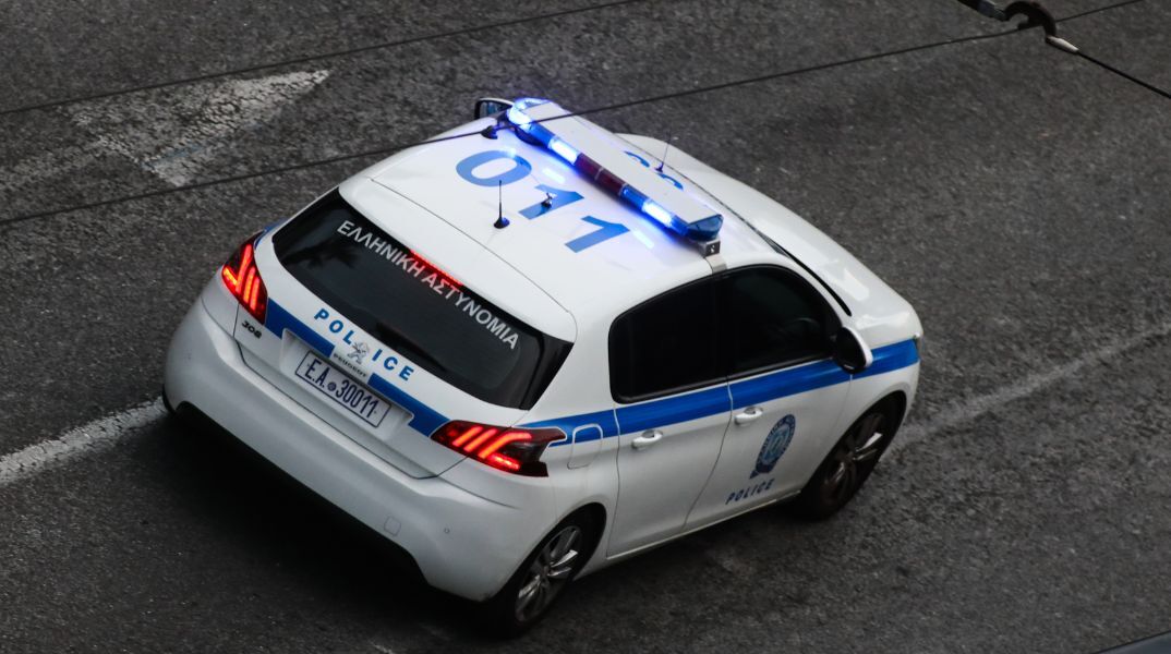 Συνελήφθησαν τρεις διακινητές στον Έβρο από τις αρχές Αλεξανδρούπολης και Ορεστιάδας - Μετέφεραν παράνομα 17 μη νόμιμους μετανάστες. 