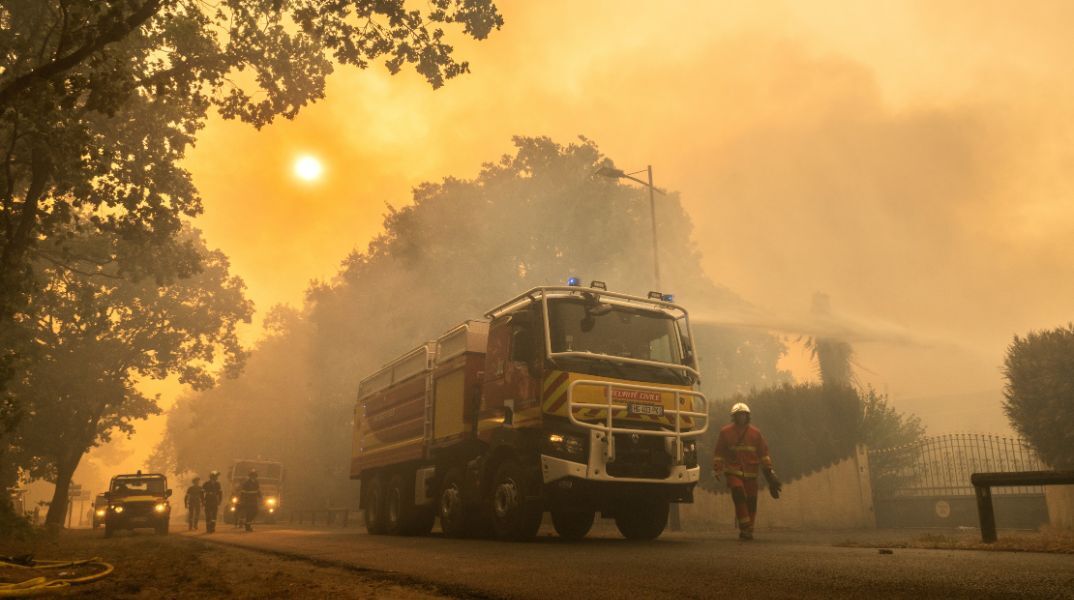 Τεράστιες πυρκαγιές σε Γαλλία και Ισπανία ανάγκασαν πάνω από 200.000 ανθρώπους να εκκενώσουν τα σπίτια τους - Οι δύο χώρες ζήτησαν ευρωπαϊκή βοήθεια