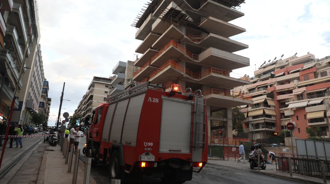 Πάνω από 940 κλήσεις δέχτηκε η Πυροσβεστική λόγω κακοκαιρίας, με τις περισσότερες κοπές δέντρων και αντλήσεις υδάτων να καταγράφονται στην Αττική