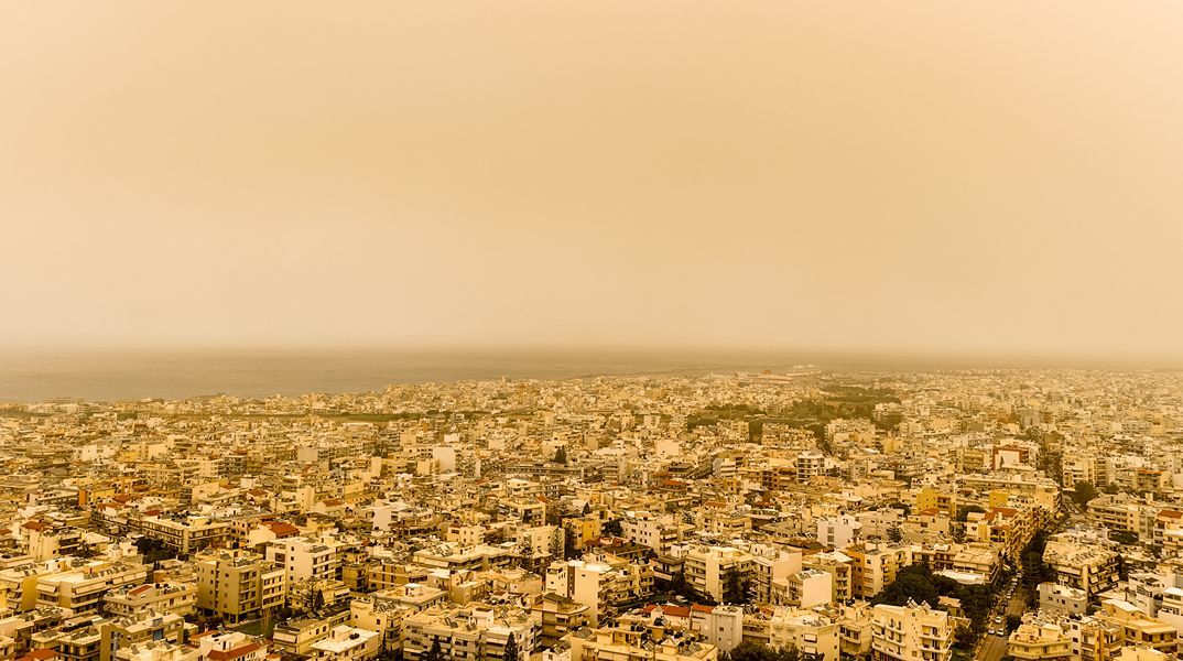 AtmoHub: Μεταφορά Σαχαριανής σκόνης προς την Ελλάδα τις επόμενες ημέρες - Ποιες περιοχές θα επηρεάσει