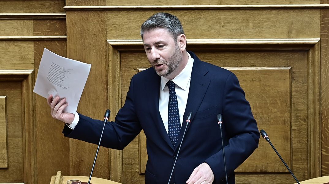 Ανδρουλάκης: Ο Μητσοτάκης επιδιώκει ένα Σύνταγμα, που να αφήνει όσο το δυνατόν πιο ανεξέλεγκτη την εκτελεστική εξουσία