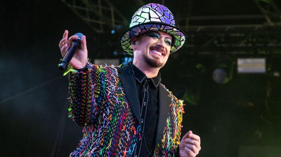 Ο Boy George κυκλοφόρησε το νέο τραγούδι «We Will Dance Again» - Ο Βρετανός σταρ εκφράζει ανοιχτά τη στήριξή του στο Ισραήλ 