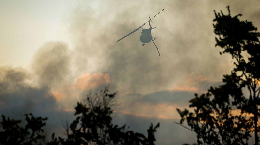 Φωτιά στην Πάρο: Μπαράζ μηνυμάτων από το 112 για εκκένωση περιοχών
