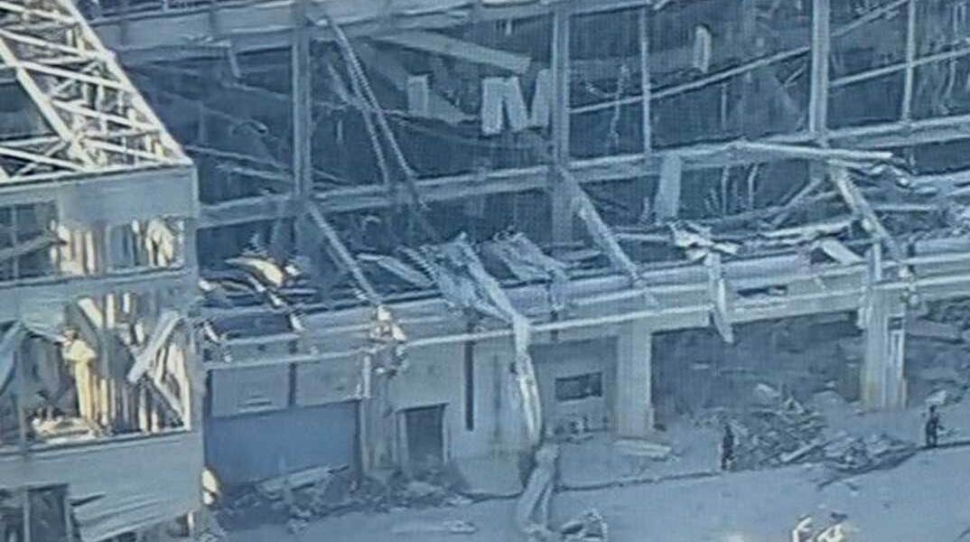 Το εμπορικό κέντρο στην Ιαπωνία μετά την έκρηξη λίγες ώρες μετά τον ισχυρό σεισμό