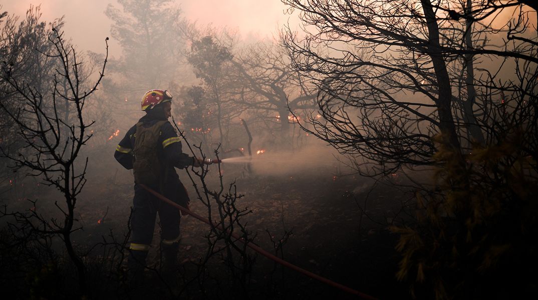 Νεκροί δύο άνθρωποι στη μεγάλη φωτιά στο Ρέθυμνο - Πληροφορίες ότι είναι πυροσβέστες