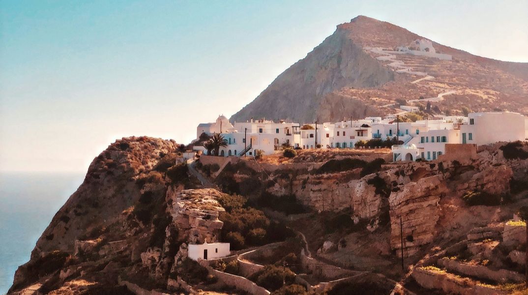 Φωτιά στην Πάρο: Χωρίς ρεύμα Φολέγανδρος και Σίκινος - H ανακοίνωση του Δήμου