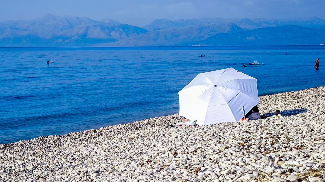 Ο καιρός σήμερα, Σάββατο 1 Αυγούστου, θα είναι γενικά αίθριος, με ισχυρούς ανέμους στο Αιγαίο και υψηλές θερμοκρασίες – Αναλυτική πρόγνωση