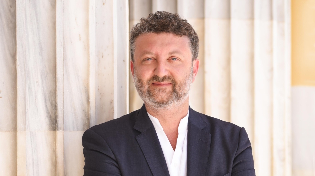 Ο Λεωνίδας Χριστόπουλος, Διευθύνων Σύμβουλος του Ε.Κ.Κ.Ο.ΜΕ.Δ., εξηγεί το νέο σχέδιο χρηματοδότησης, διαφάνειας και ανάπτυξης της ελληνικής οπτικοακουστικής δημιουργίας έως το 2030