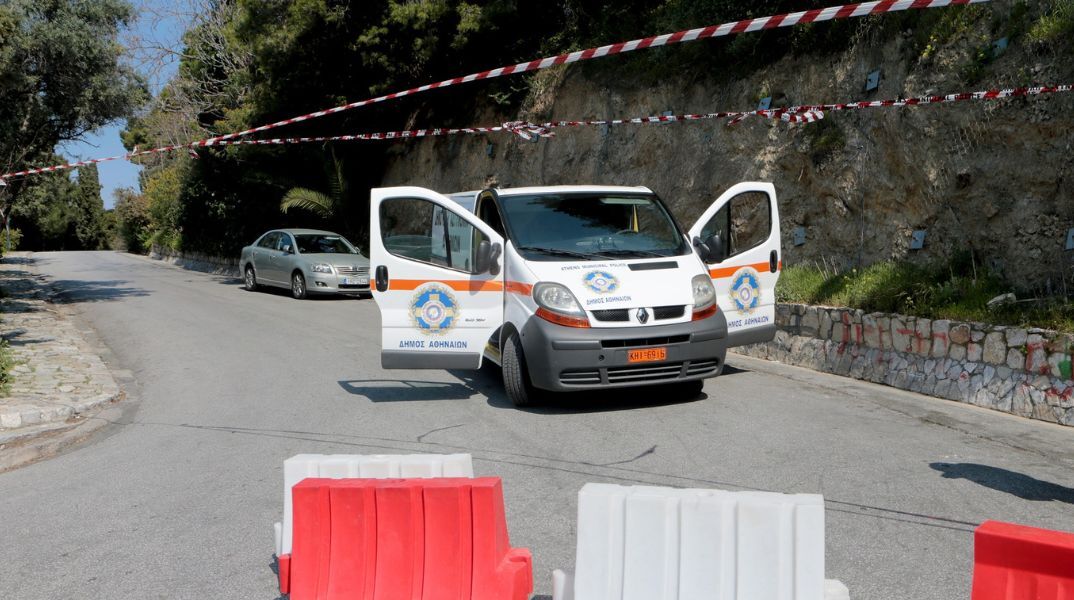 Κλειστοί από τα μεσάνυχτα οι λόφοι Λυκαβηττού και Φινόπουλου λόγω κινδύνου πυρκαγιάς - Σε αυξημένη ετοιμότητα ο Δήμος Αθηναίων με έκτακτα μέτρα