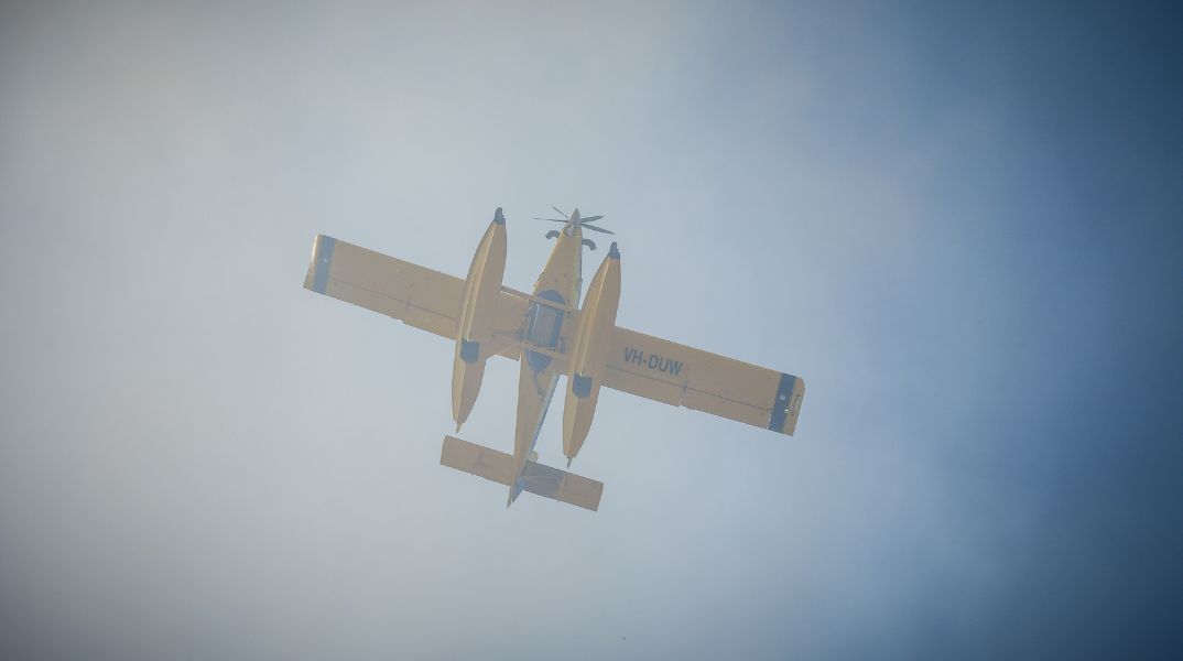 Φωτιά στην Περιφερειακή Αιγάλεω - Εκδηλώθηκε στις 15:30 και στο σημείο επιχειρούν ισχυρές δυνάμεις της Πυροσβεστικής.