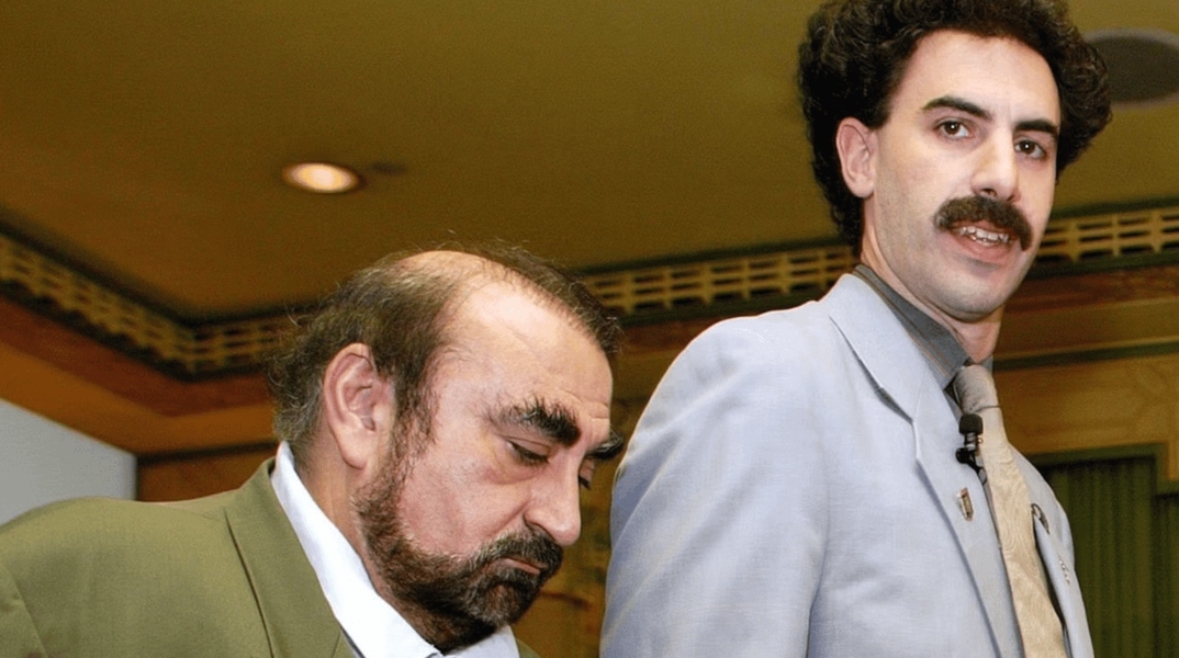 Ο Κεν Νταβιντιάν σε στιγμιότυπο από την ταινία Borat