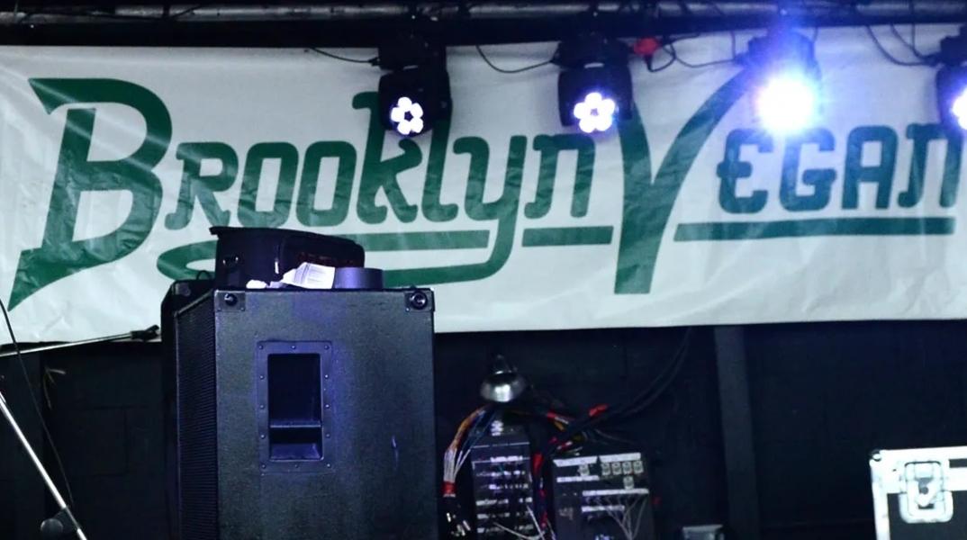 Μαζικές απολύσεις σε BrooklynVegan, Alternative Press, Revolver και Goldmine