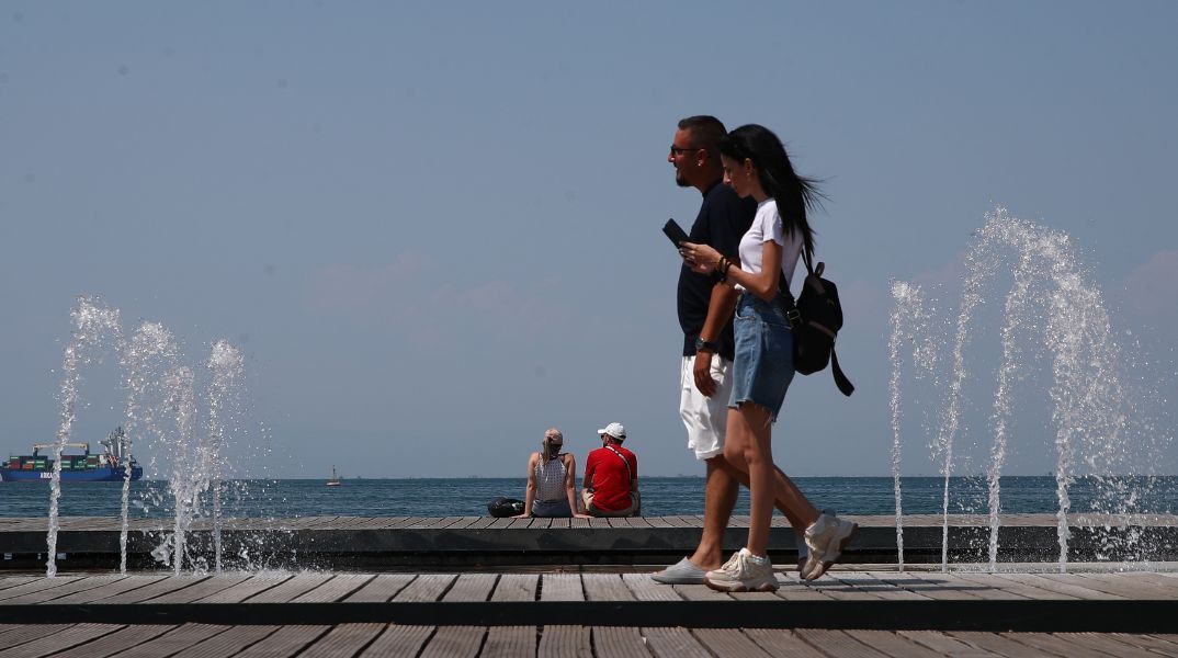 Γενικά αίθριος ο καιρός σήμερα, Σάββατο 8 Αυγούστου, με θερμοκρασίες έως 39°C, μελτέμια στο Αιγαίο και πιθανότητα τοπικών όμβρων τα απογεύματα στα ορεινά.