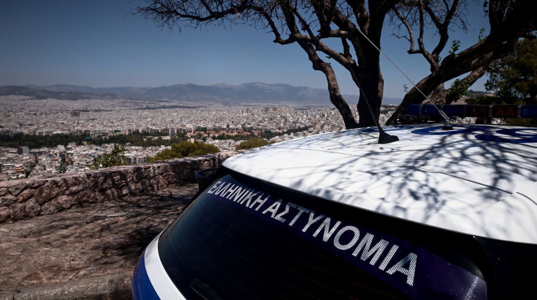 Σορός αγνώστων στοιχείων εντοπίστηκε σε σπηλιά στον Λυκαβηττό, δίπλα στους Αγίους Ισιδώρους - Έρευνες από τις Αρχές.