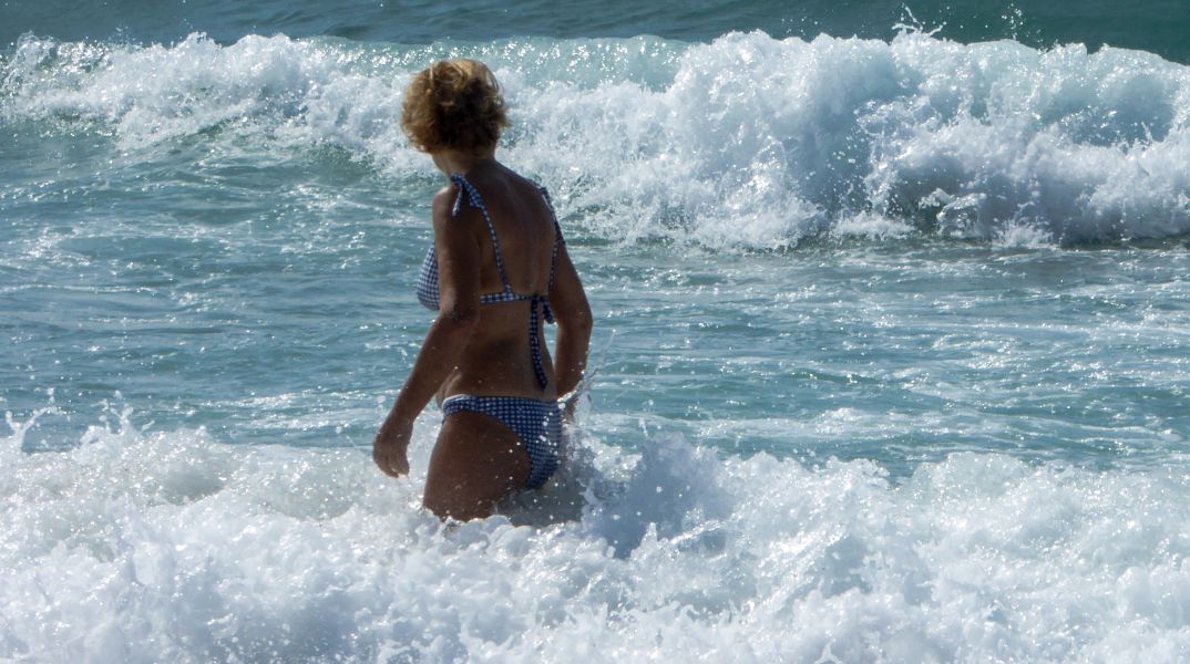 Συνεδρίασε η Επιτροπή Εκτίμησης Κινδύνου για τους ισχυρούς ανέμους έως 9 μποφόρ - Σε κατάσταση Red Code παραμένουν πολλές περιοχές της χώρας.