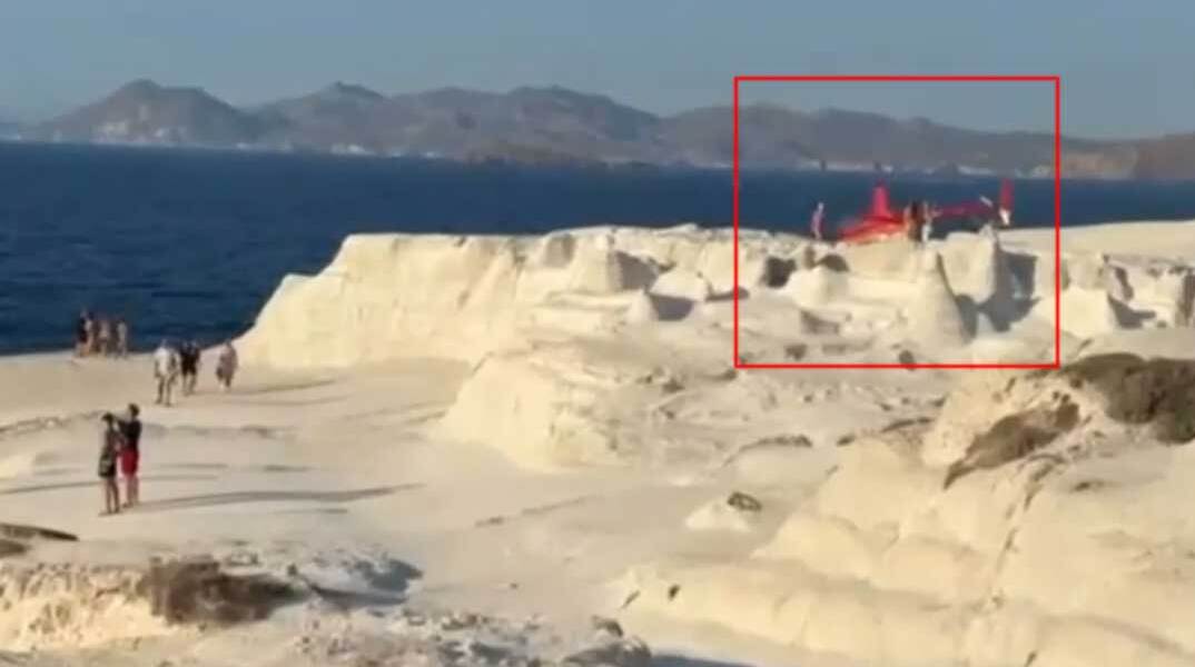 Προσγείωση ελικοπτέρου στο Σαρακήνικο της Μήλου