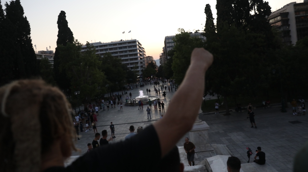 Δεν φταίνε οι σύντροφοι που αυτοί είναι Εβραίοι 