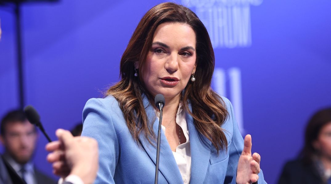 Η Όλγα Κεφαλογιάννη υπογράμμισε ότι η Ελλάδα παραμένει ένας απόλυτα ασφαλής προορισμός - Καταδικάζει κάθε εκδήλωση αντισημιτισμού και βίας.
