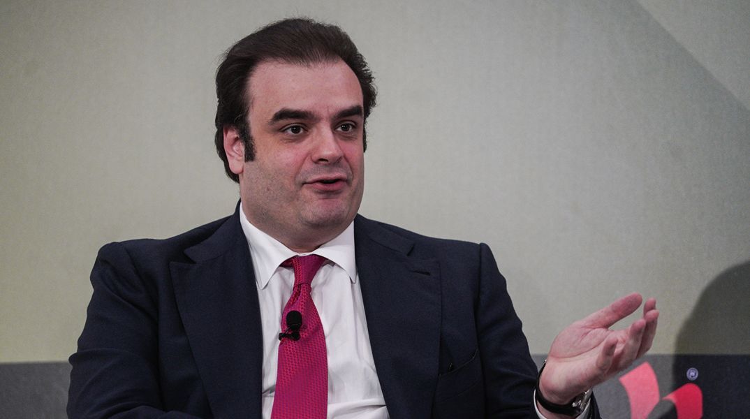 Le Point για Πιερρακάκη: «Ο Έλληνας που θέλει να ξυπνήσει την Ευρώπη»