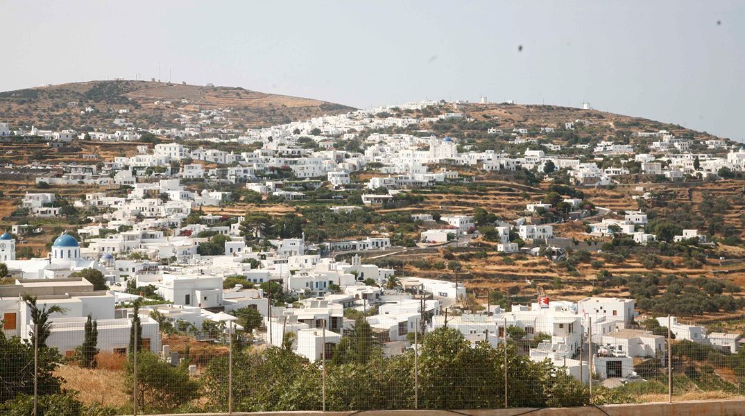 Σίφνος: Ελικόπτερο έπεσε κοντά σε σπίτια