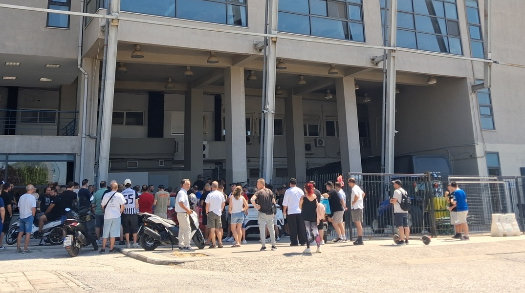 Οι παραδόπιστοι ποδοσφαιριστές και οι πιστοί οπαδοί