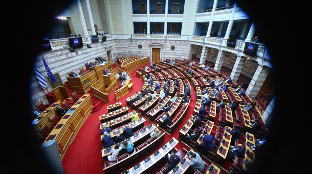 Ευτυχώς μας είχαν νοικοκυρέψει τότε και έχουμε το «μαξιλάρι»