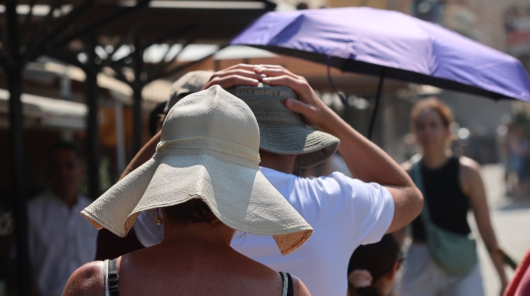 Δήμος Αθηναίων: Ανοίγουν επτά κλιματιζόμενοι χώροι λόγω του καύσωνα - Οι ώρες λειτουργίας