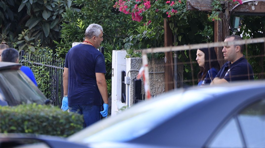 Γυναικοκτονία στη Νέα Σμύρνη: «Δεν μου είχε πει τίποτα» - Σε σοκ η μητέρα της 45χρονης