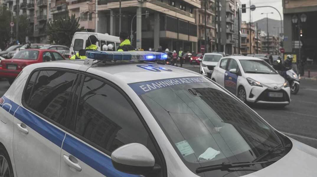 Περιπολικό στο κέντρο της Αθήνας