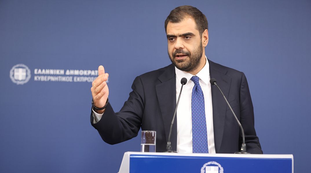Μαρινάκης για επαναφορά 13ου και 14ου μισθού: Μακάρι να υπήρχαν τα λεφτά, αλλά δεν υπάρχουν