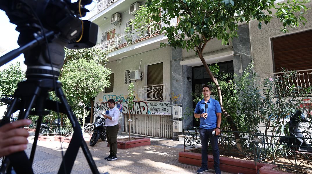 Σοκ στην Κυψέλη: Το βρέφος είχε τουλάχιστον 10 μαχαιριές στην πλάτη