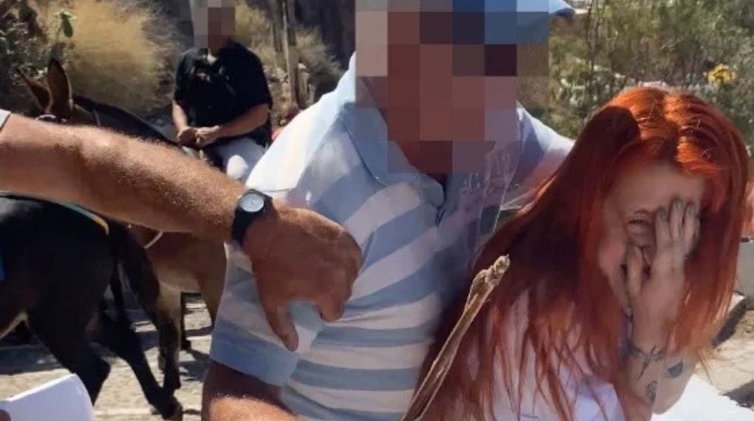 Ακτιβίστριες της PETA καταγγέλλουν επίθεση από αγωγιάτες στη Σαντορίνη κατά τη διάρκεια δράσης για τα γαϊδουράκια - Η οργάνωση θα κινηθεί νομικά 